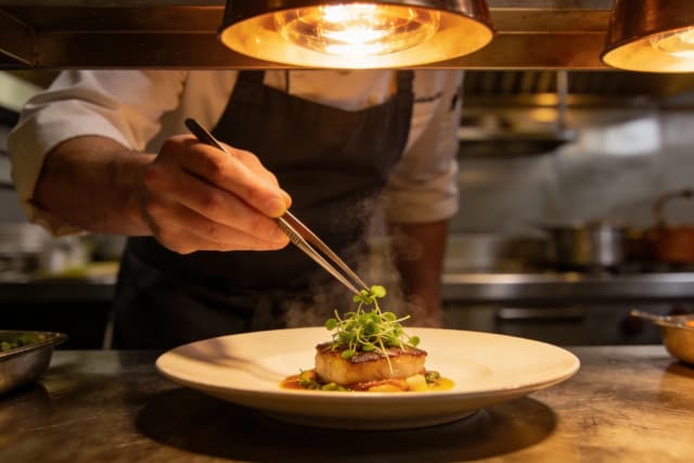 Cuisinier 100% (H/F/D) - Val-de-Travers | Compass Group