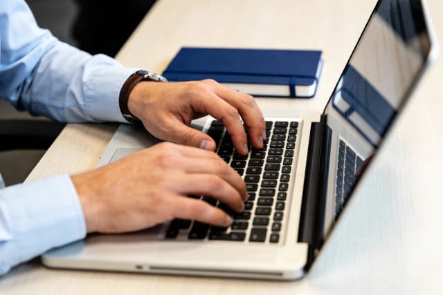 Éditeur responsable P2 - UIT Genève | Secteur Public